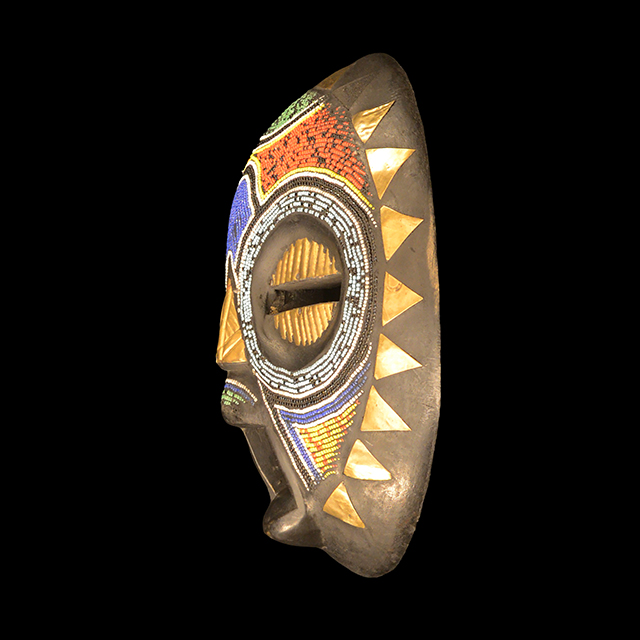 African luba mask left side