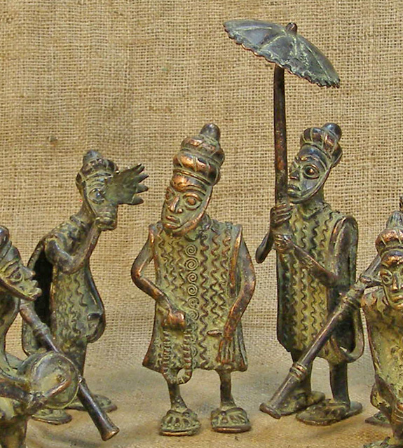 Bamileke Bronze 4 Left Angle