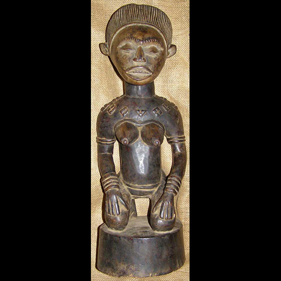 Bamileke Statue front