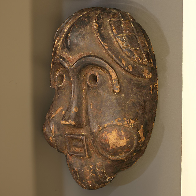 Bamum Mask 27 Left Angle