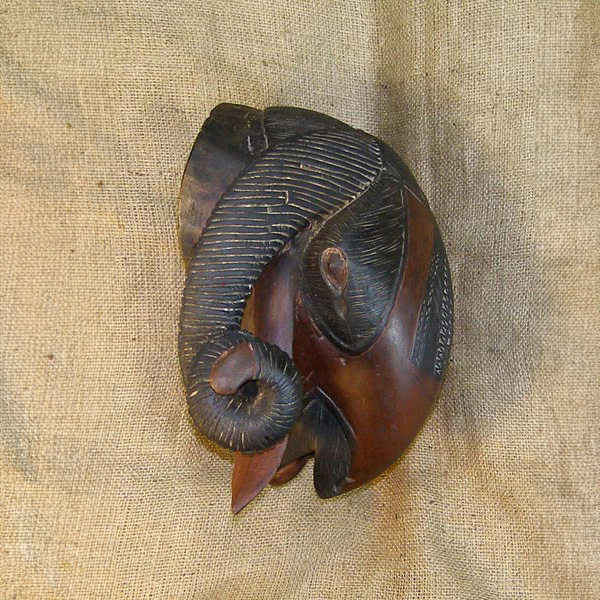 Baule Mask 66 Right Side