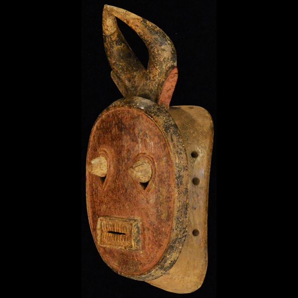 Baule Mask 76 Left Angle