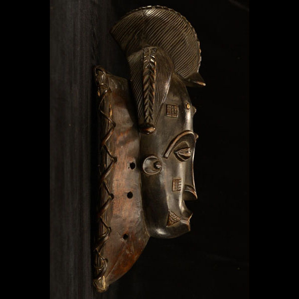 Baule Mask 93 Right Side