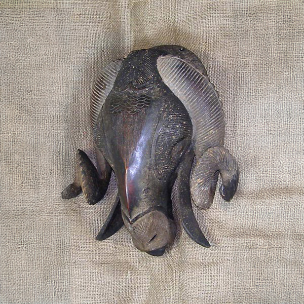 Baule Mask 36 Left Angle