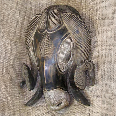 Baule Mask 39 Left Angle