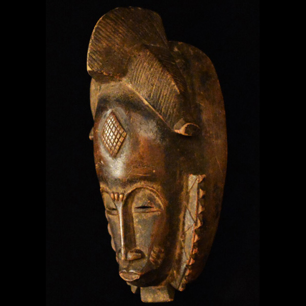 Baule Mask 40 Left Angle