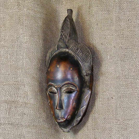Baule Mask 44 Left Angle
