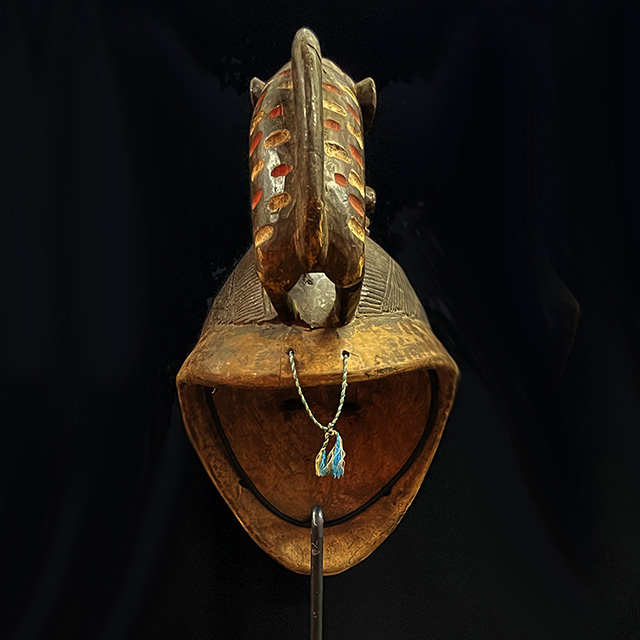 African Baule Mask 130 on stand Right Side - Click to zoom. African Baule Mask 130 on stand Right Side
