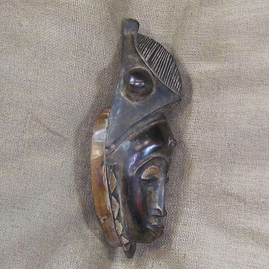 Baule Mask 25 Right Side