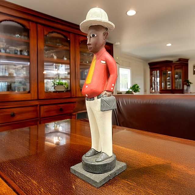 Baule colonial figure 132 Left Angle