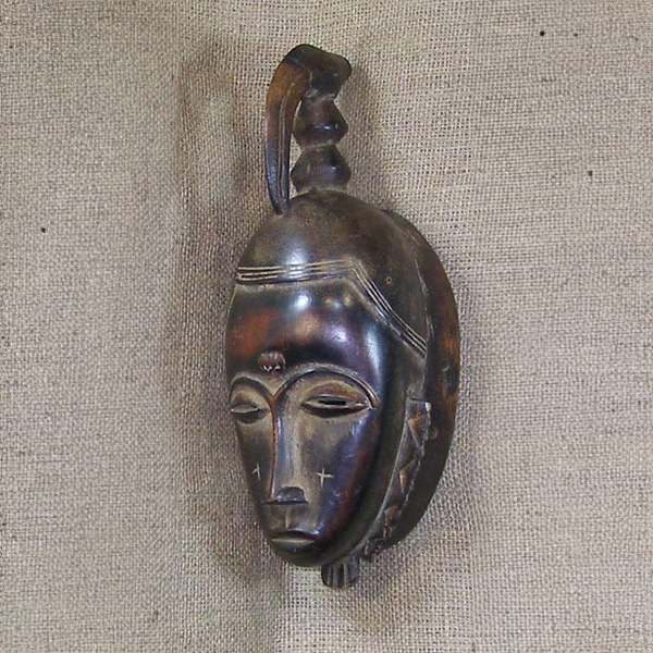 Baule Mask 23 Left Angle