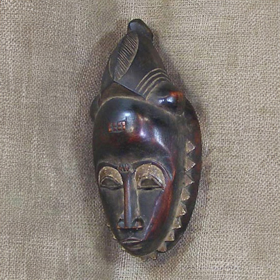 Baule Mask 29 Left Angle