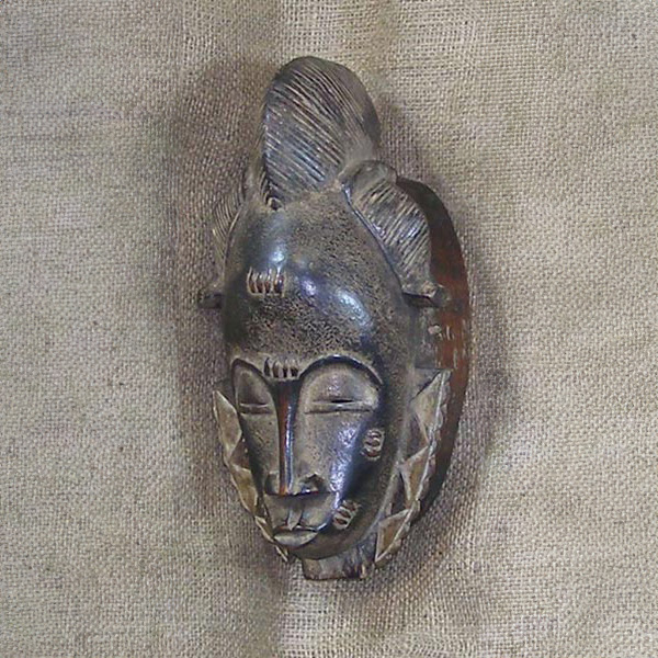 Baule Mask 30 Left Angle