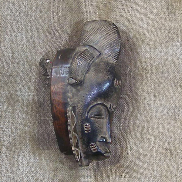 Baule Mask 30 Right Side