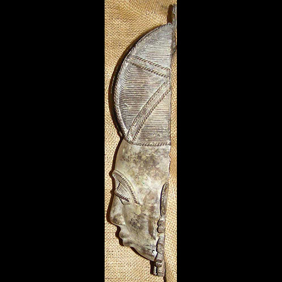 Baule Mask 4 Left Angle