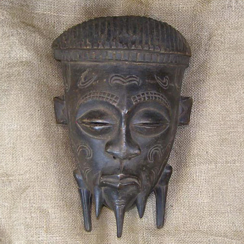 Bena Lulua Mask 2 front