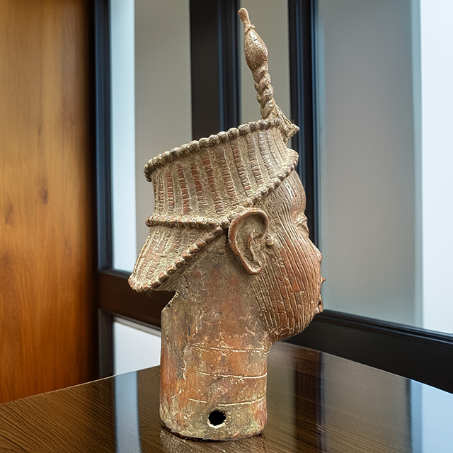 African Benin Ile-Ife bronze 52 Right Side
