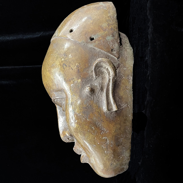 African Benin Ile-Ife bronze 55 left side