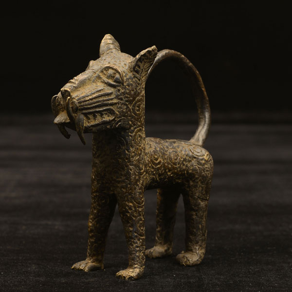 African Benin bronze royal leopard Left Angle