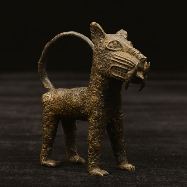 African Benin bronze royal leopard Right Angle