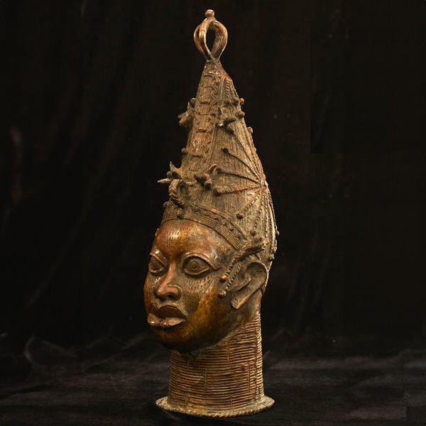 African Benin Ile-Ife Bronze 35 Left Angle