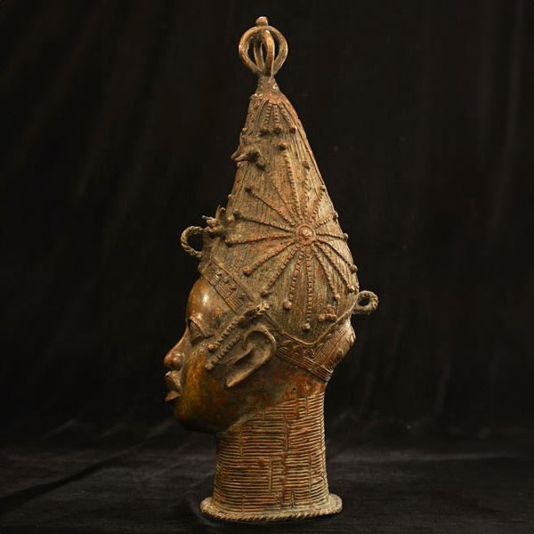 African Benin Ile-Ife Bronze 35 left side