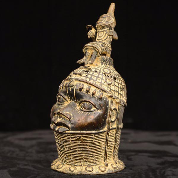 African Benin Ile-Ife Bronze 15 Left Angle