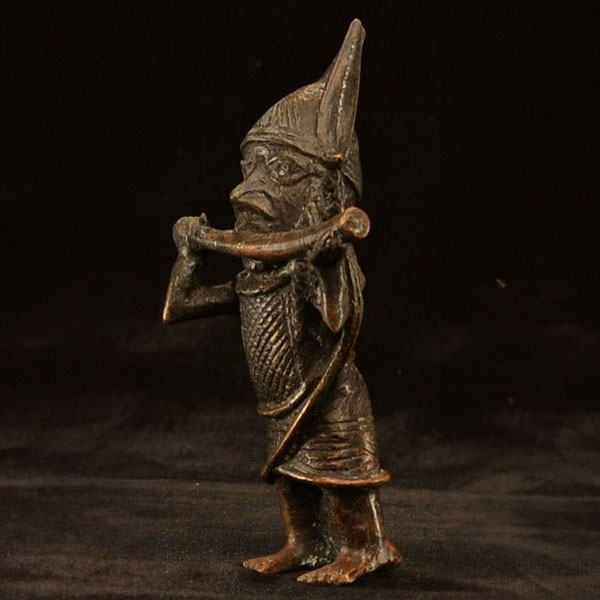 African Benin Bronze 18 Left Angle