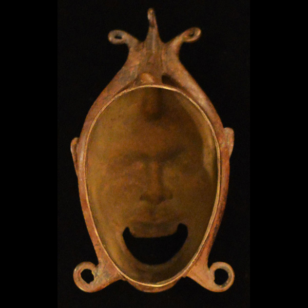 Benin Bronze 17 back - Click for more pictures of this African Bronze. African Benin Bronze 17
