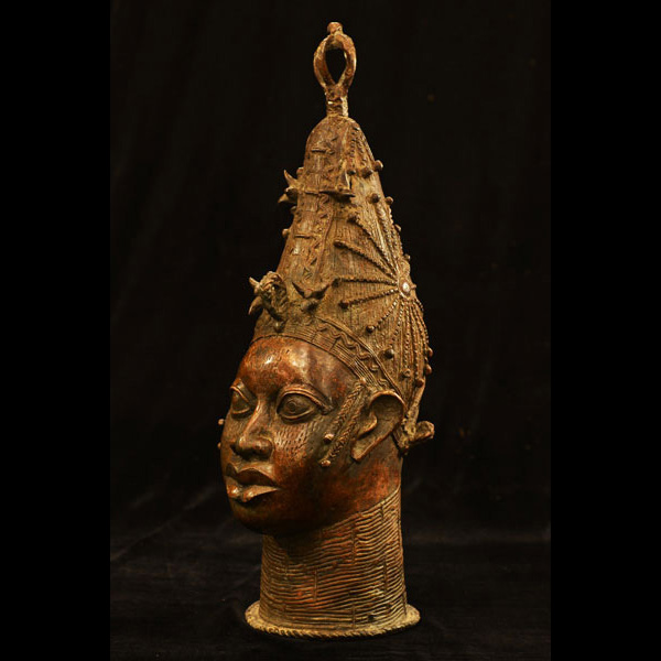 African Benin Ile-Ife Bronze 33 Left Angle