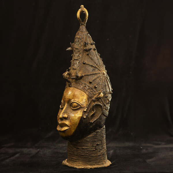 Benin Ile-Ife Bronze 34 Left Angle