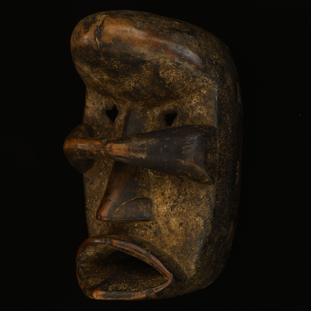 Bete Mask 4 Left Angle