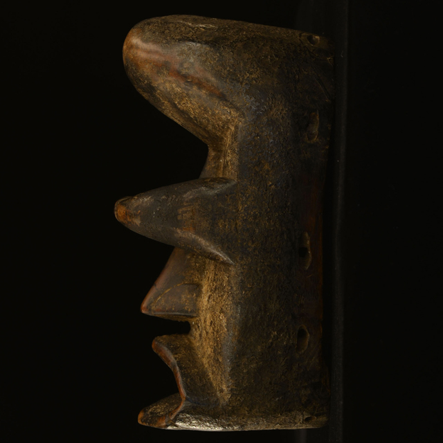 Bete Mask 4 left side