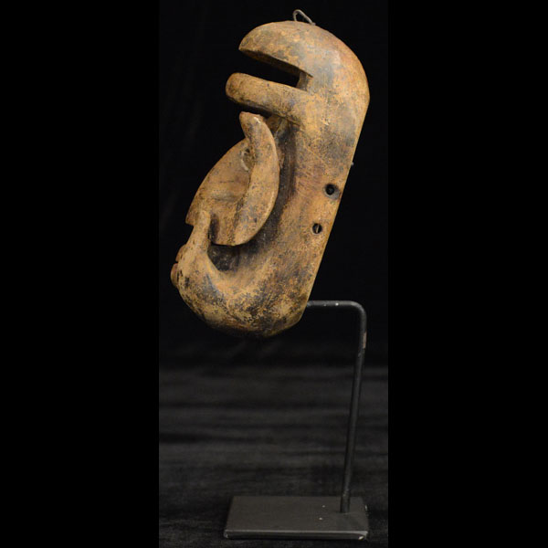 Bete Mask 7 left side
