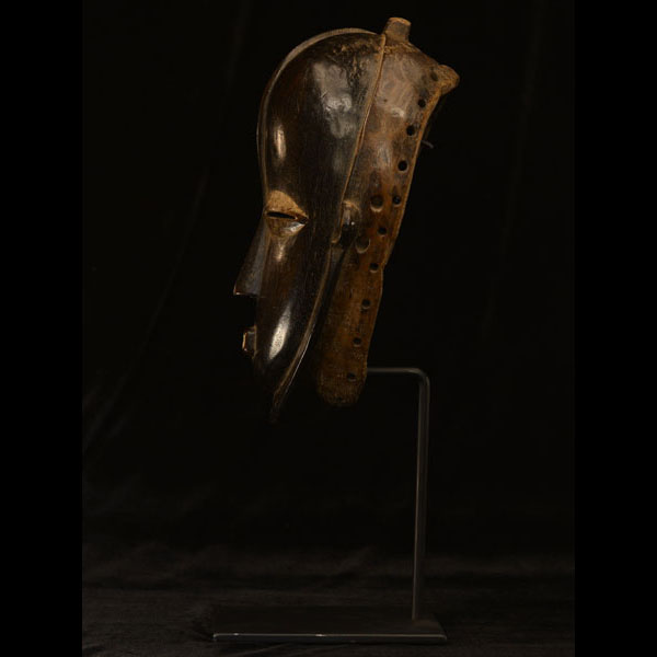 Bete Mask 10 left side