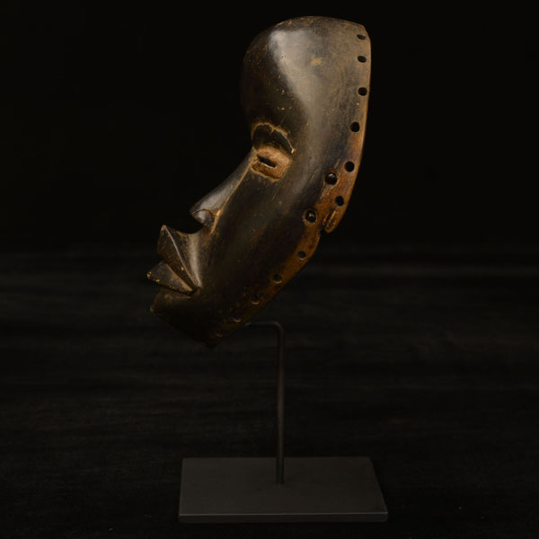 Dan Mask 52 left side