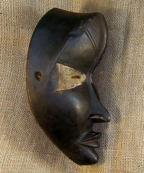 African Dan Mask 32 Right Side