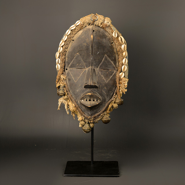 Dan mask 81 - Click for a more detailed view of this African Mask. African Dan Mask 81