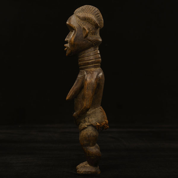 Dan Statuette 2 left side