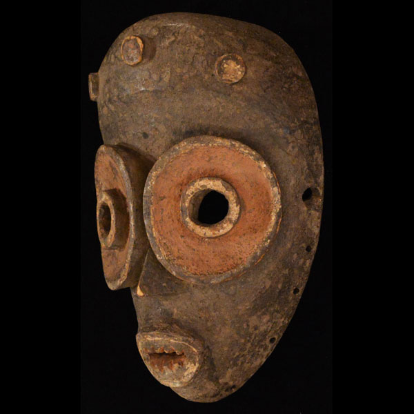 Eket Mask 1 Left Angle