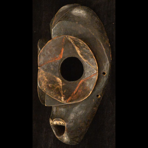 Eket Mask 2 Left Angle