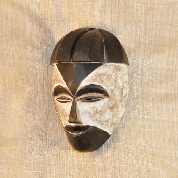 Fang Mask 63 Left Angle