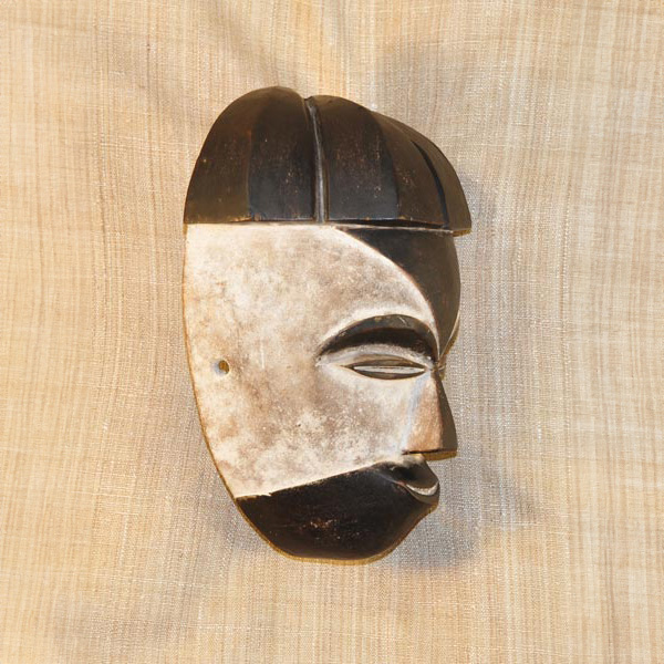 Fang Mask 63 Right Side