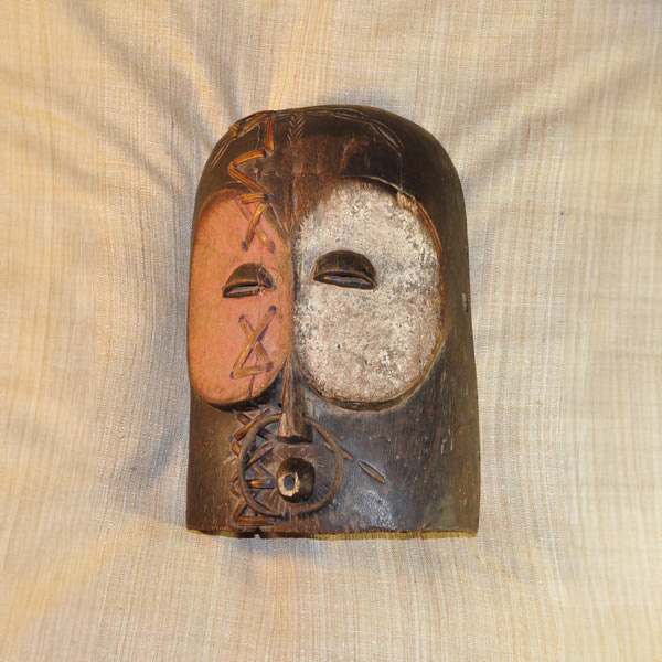 Fang Mask 65 Left Angle