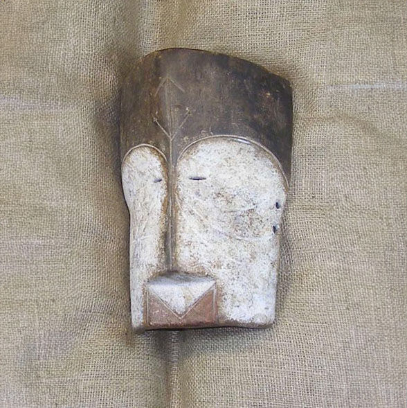 Fang Mask 32 Left Angle