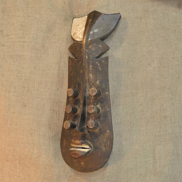 Grebo Mask 35 Left Angle