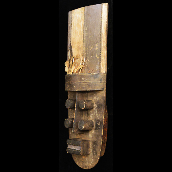 Grebo Mask 41 Left Angle