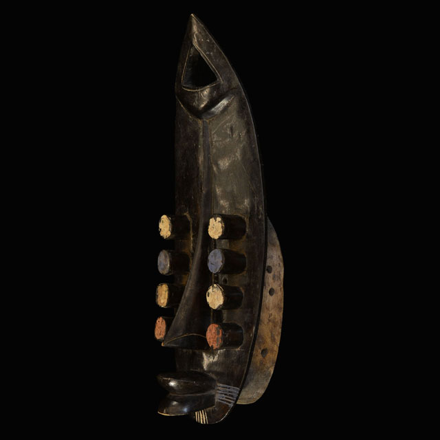 Grebo Mask 48 Left Angle