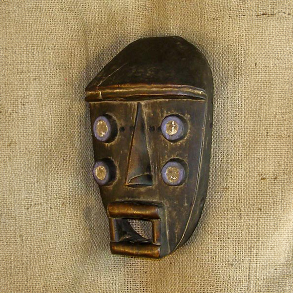 Grebo Mask 24 Left Angle
