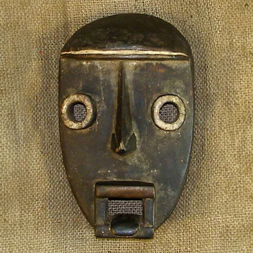 Grebo Mask 25 front